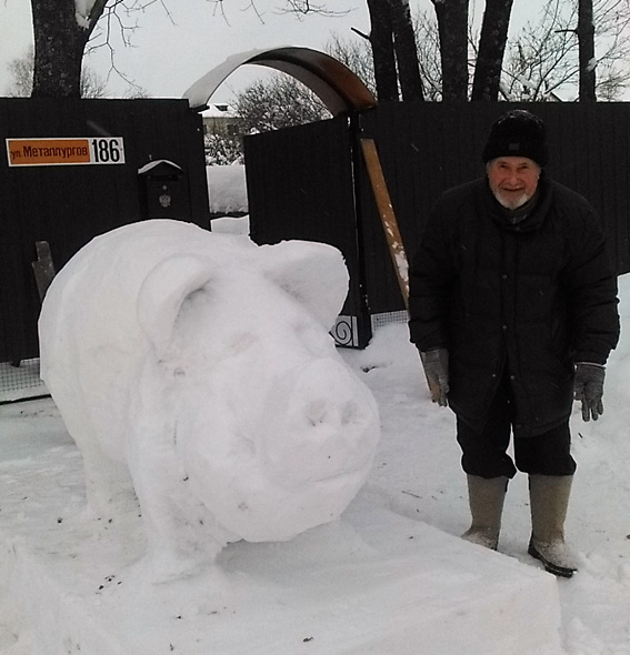 Подслушано кольчугино. Горилла из снега. Баран Дымовский из снега.